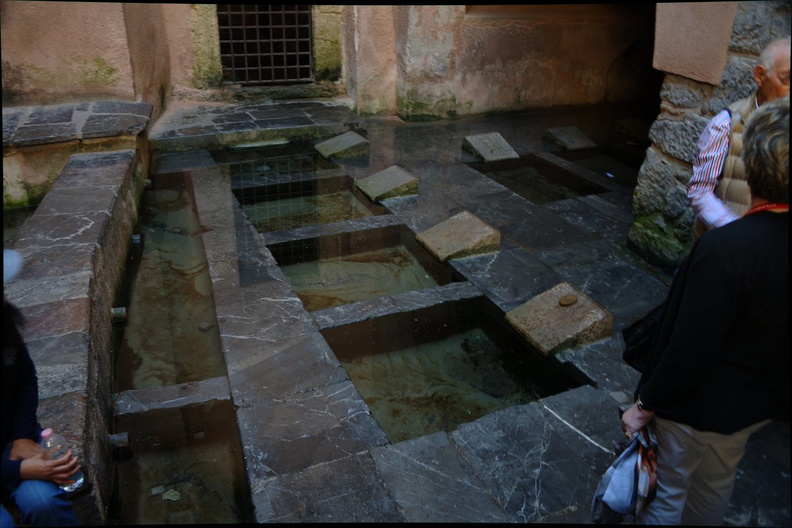 wash house cefalu 10oct17