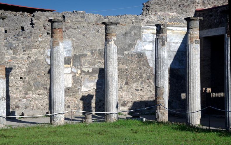columns_pompeii_20oct17zac.jpg