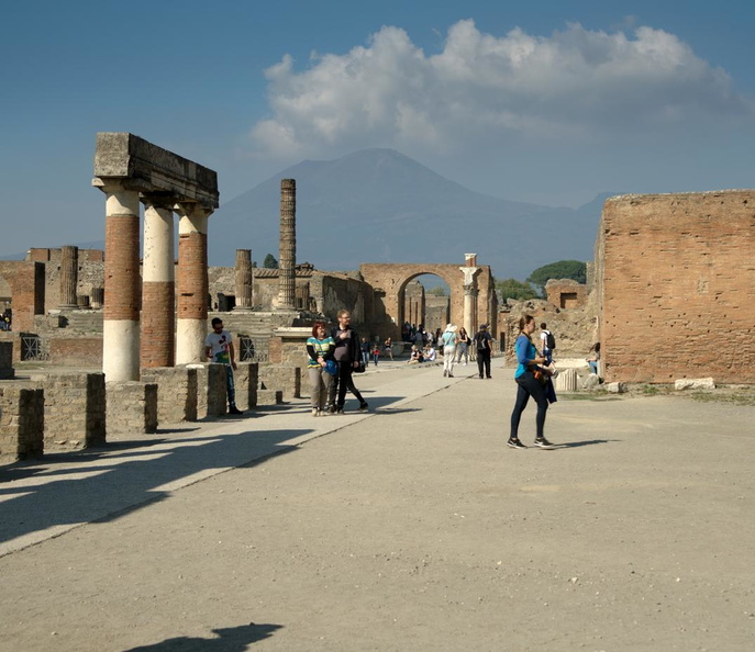 vesuvius_forum_pompeii_20oct17zac.jpg