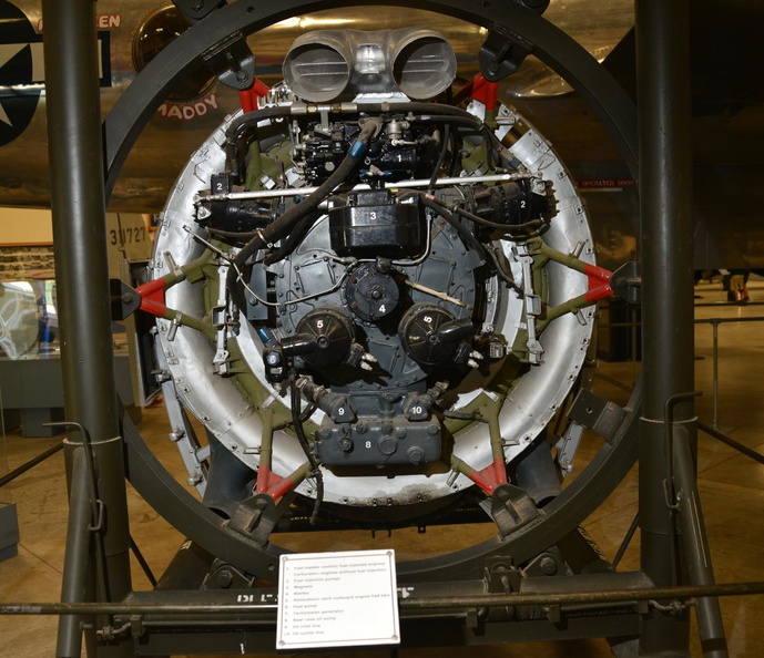 B-29_engine_pima_county_air_museum_29dec17a.jpg