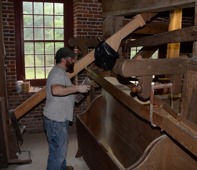 sifting ground corn 8855 colvin run mill 14jul19