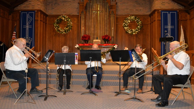 perry_brumm_mary_marquette_mike_fleming_john_remmers_tom_perry_mumc_9147_17dec23.jpg