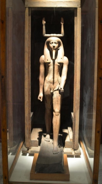 15_wooden_ka_statue_of_king_hor_cairo_museum_7501_1nov23.jpg