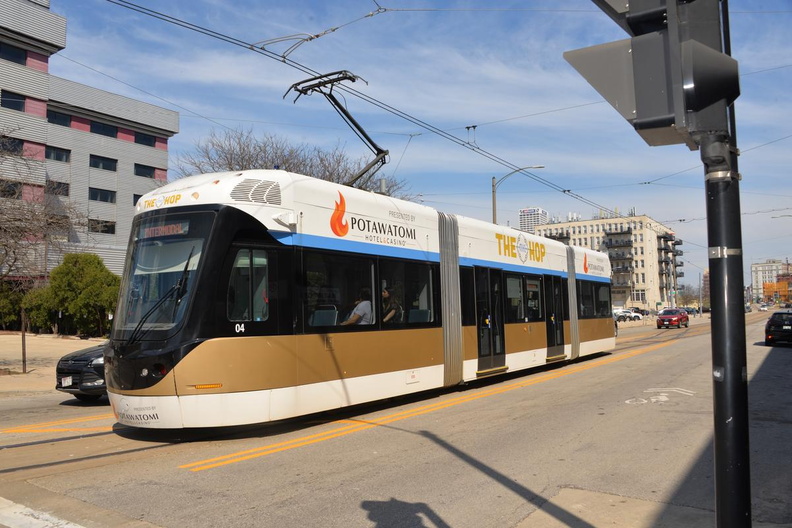 trolley milwaukee 3543 15apr23