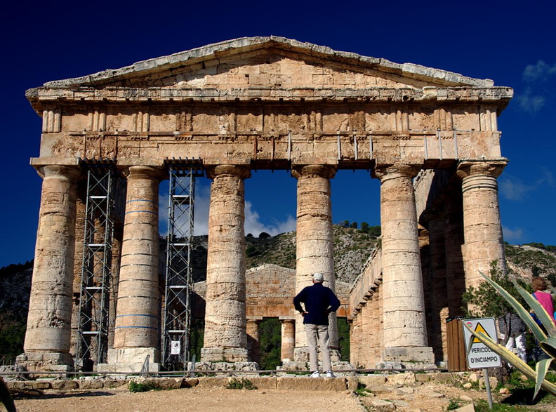 doric_temple_segesta_11oct17zba.jpg