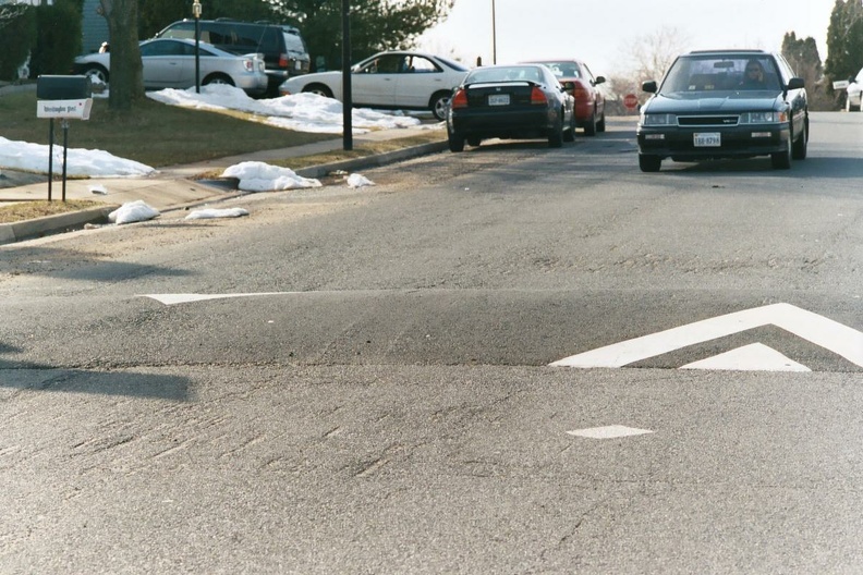 speed_hump_hollinger_avenue_009_6_26mar03.jpg
