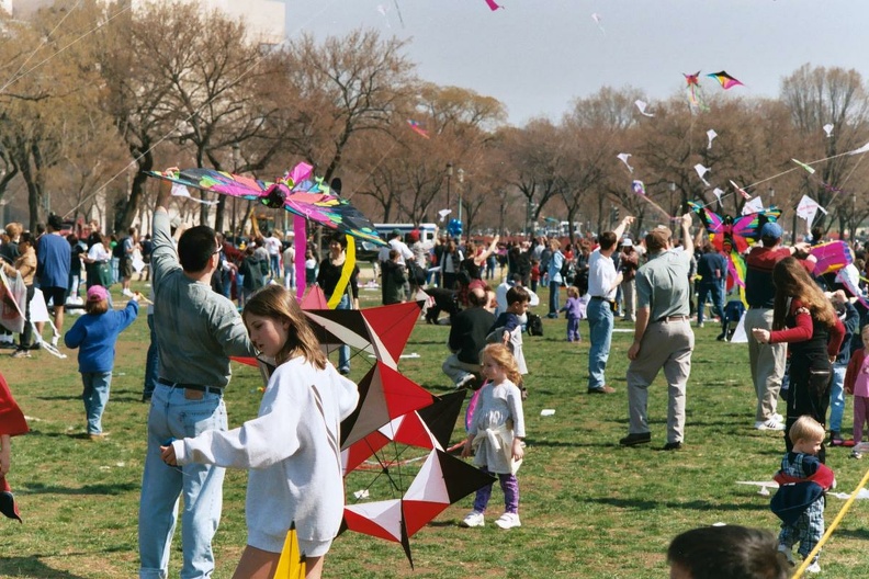 kite_festival_mall_020_17_26mar03.jpg