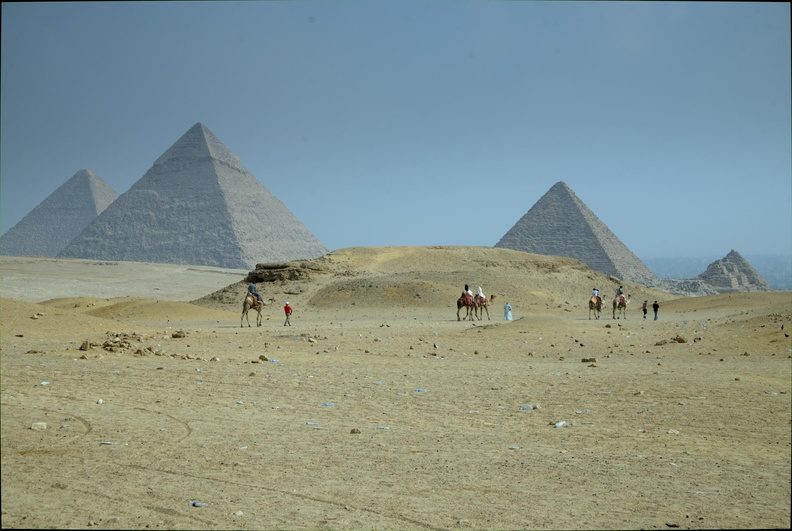 pyramids_at_giza_7402_31oct23zac.jpg